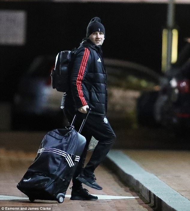 MU đến khách sạn trong đêm ảnh 4 MU den khach san trong dem anh 4