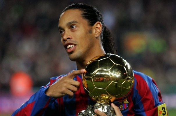 Ronaldinho thông báo giải nghệ năm 2018 ảnh 1 Ronaldinho thong bao giai nghe nam 2018 anh 1