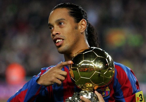 Ronaldinho quyet dinh giai nghe nam 2018 hinh anh