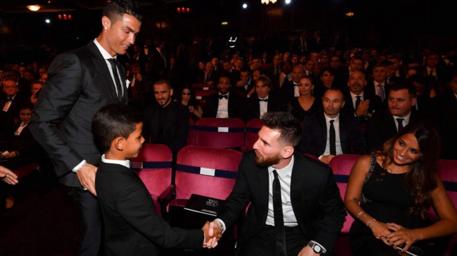 bố đã có nhiều Quả bóng vàng như Messi ảnh 1 bo da co nhieu Qua bong vang nhu Messi anh 1