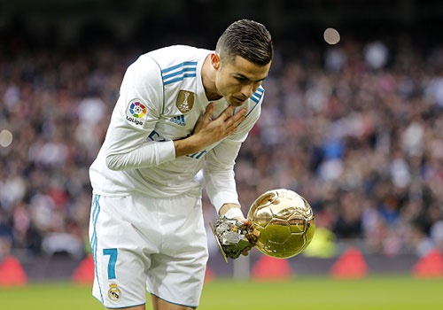 HLV Zidane lay Ronaldo ra doa doi thu hinh anh