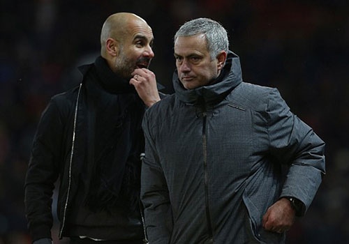 Guardiola che loi choi cua MU, khen Chelsea va Tottenham hinh anh