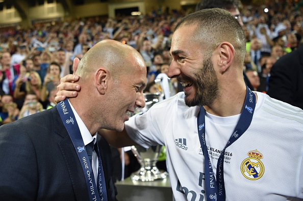 HLV Zidane bao ve Benzema den chet anh 1