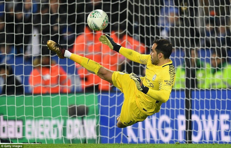 Man City vao ban ket League Cup anh 11