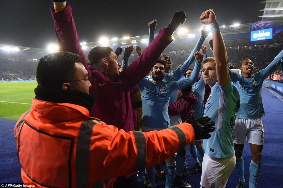 Man City vao ban ket League Cup anh 13
