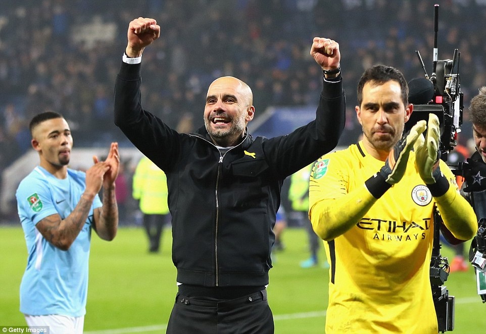 Man City vao ban ket League Cup anh 3