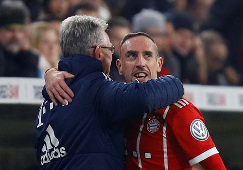 Bayern danh bai Dortmund 2-1, vao tu ket cup quoc gia Duc hinh anh