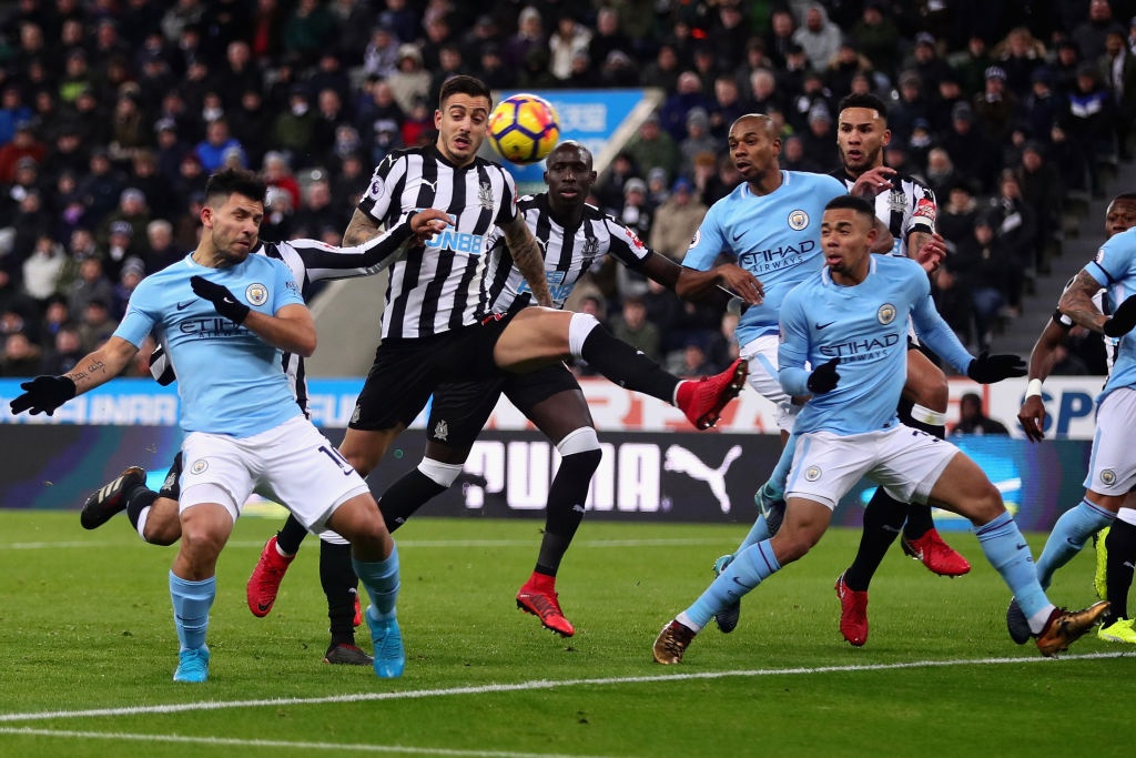 Man City thang tran thu 18 lien tiep anh 4