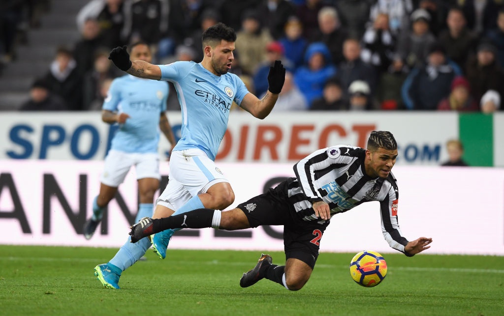 Man City thang tran thu 18 lien tiep anh 2