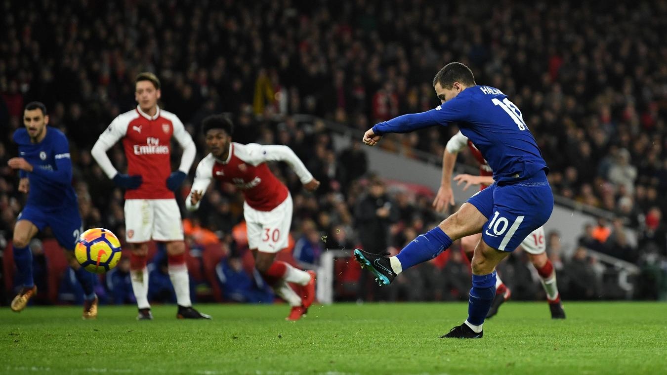 Arsenal hoa kich tinh Chelsea anh 9