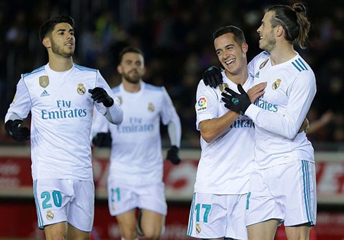 Bale va Isco sut 11 m ghi ban, Real mo dau nam 2018 bang chien thang hinh anh