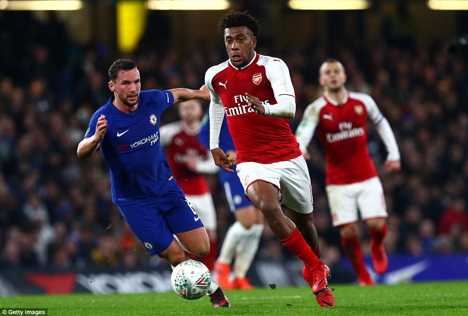 Arsenal hoa Chelsea nho thu mon Ospina anh 6