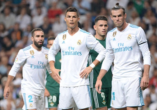 Vi sao Real Madrid khung hoang o La Liga? hinh anh