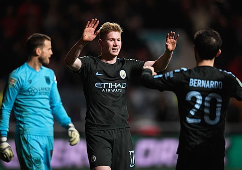 De Bruyne giup Man City thang 3-2 o luot ve ban ket League Cup hinh anh