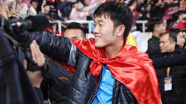 Cau thu U23 Viet Nam hat ca khuc ‘Niem tin chien thang’ o My Dinh hinh anh