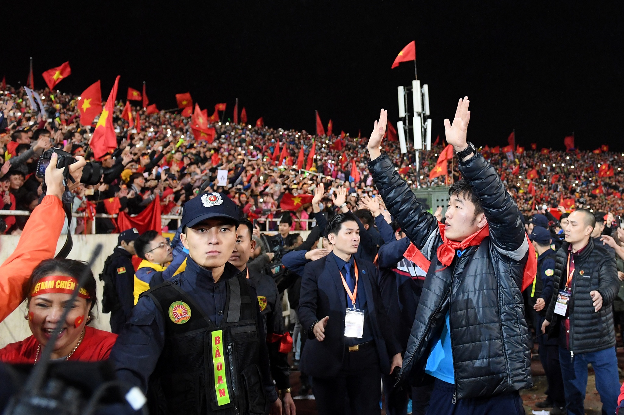 U23 VN am ap trong vong tay nguoi ham mo anh 8