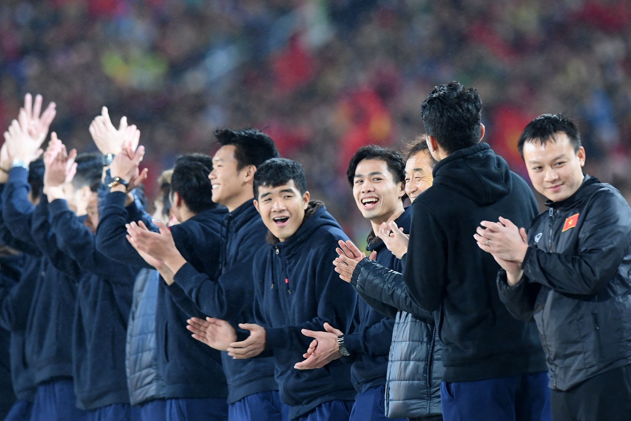 U23 VN am ap trong vong tay nguoi ham mo anh 9