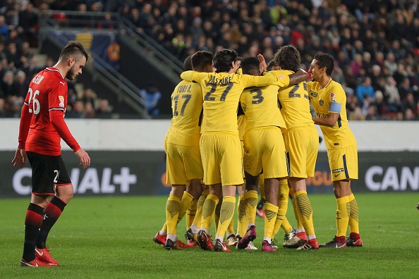 Mbappe nhan the do anh 8