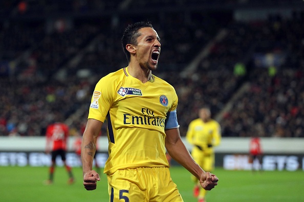 Mbappe nhan the do anh 3