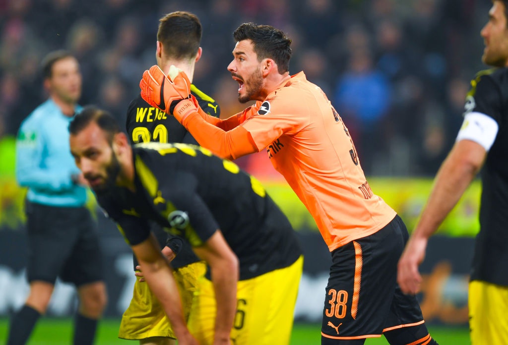 Batshuayi ra mat Dortmund bang cu dup anh 6