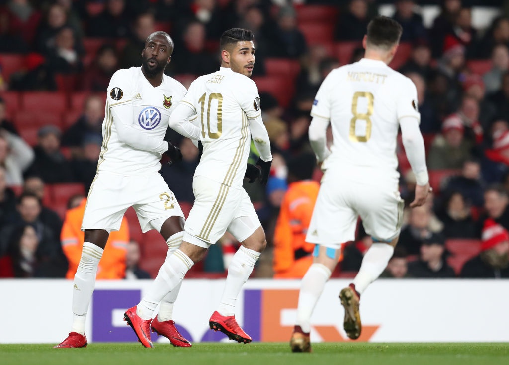 Arsenal doat ve di tiep o cup chau Au anh 2