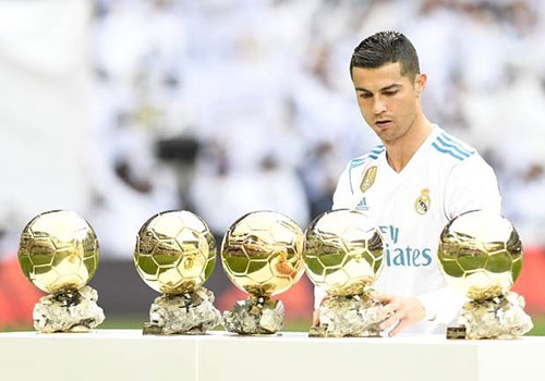 Ronaldo tuyen bo chien dau vi Qua bong vang hinh anh