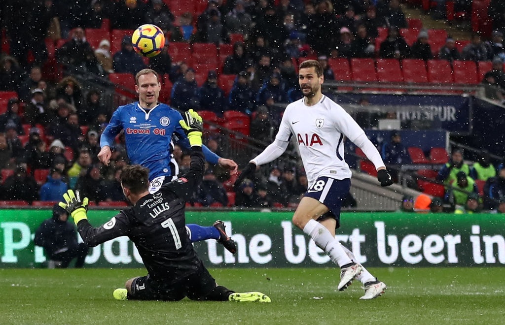 Tottenham vuot qua doi hang ba 6-1 anh 4