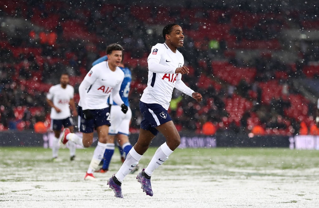 Tottenham vuot qua doi hang ba 6-1 anh 10