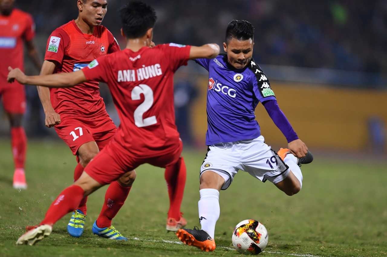 'Khong the doi hoi luc nao Quang Hai cung toa sang' hinh anh