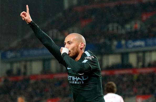 David Silva giup Man City duy tri cach biet 16 diem voi MU hinh anh