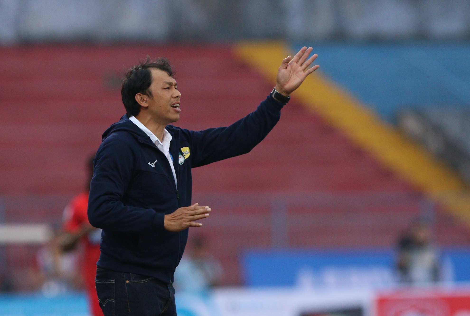 Chấn thương của Tuấn Anh tương đối nặng ảnh 1 Chan thuong cua Tuan Anh tuong doi nang anh 1