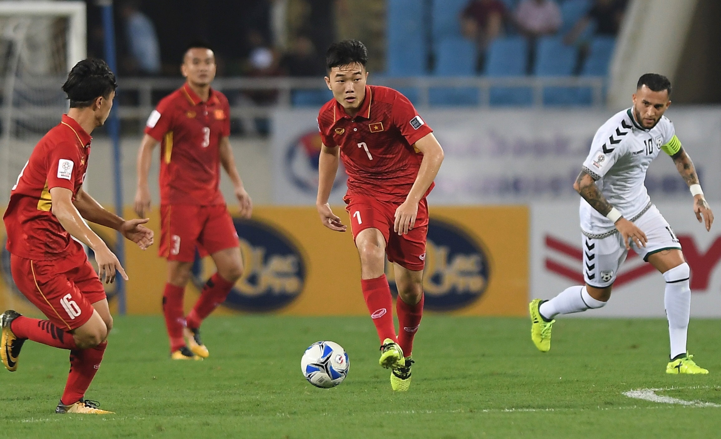 Khắc Ngọc tranh suất đá chính với Xuân Trường ảnh 3 Khac Ngoc tranh suat da chinh voi Xuan Truong anh 3