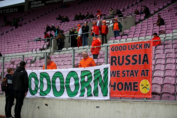 fan qua khich lao vao san hon Ronaldo anh 10