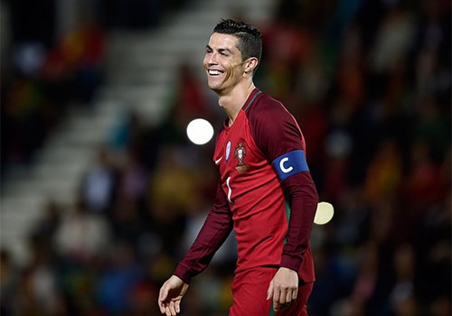 ‘Khong doi nao tot cho Ronaldo hon Real Madrid’ hinh anh