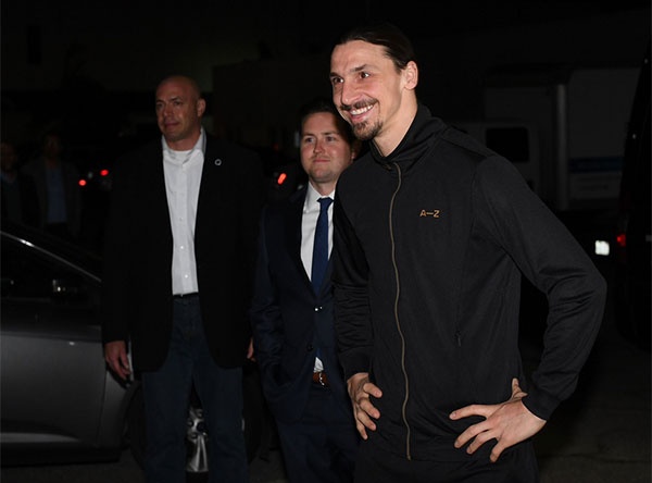 Hang nghin CDV don Ibrahimovic anh 4