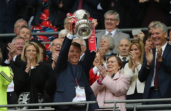 Van Gaal muon MU choi nhu Man City cua Pep anh 1