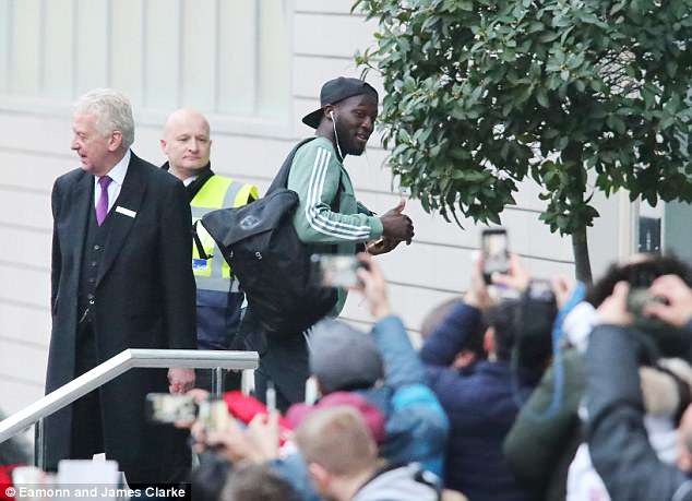 Pogba vui vẻ trong ngày trở lại MU ảnh 7 Pogba vui ve trong ngay tro lai MU anh 7