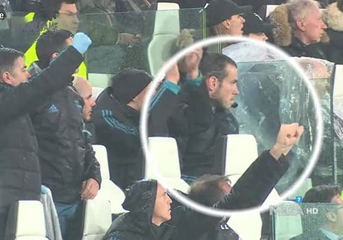 Gareth Bale lanh lung, khong an mung ban thang cua Ronaldo hinh anh