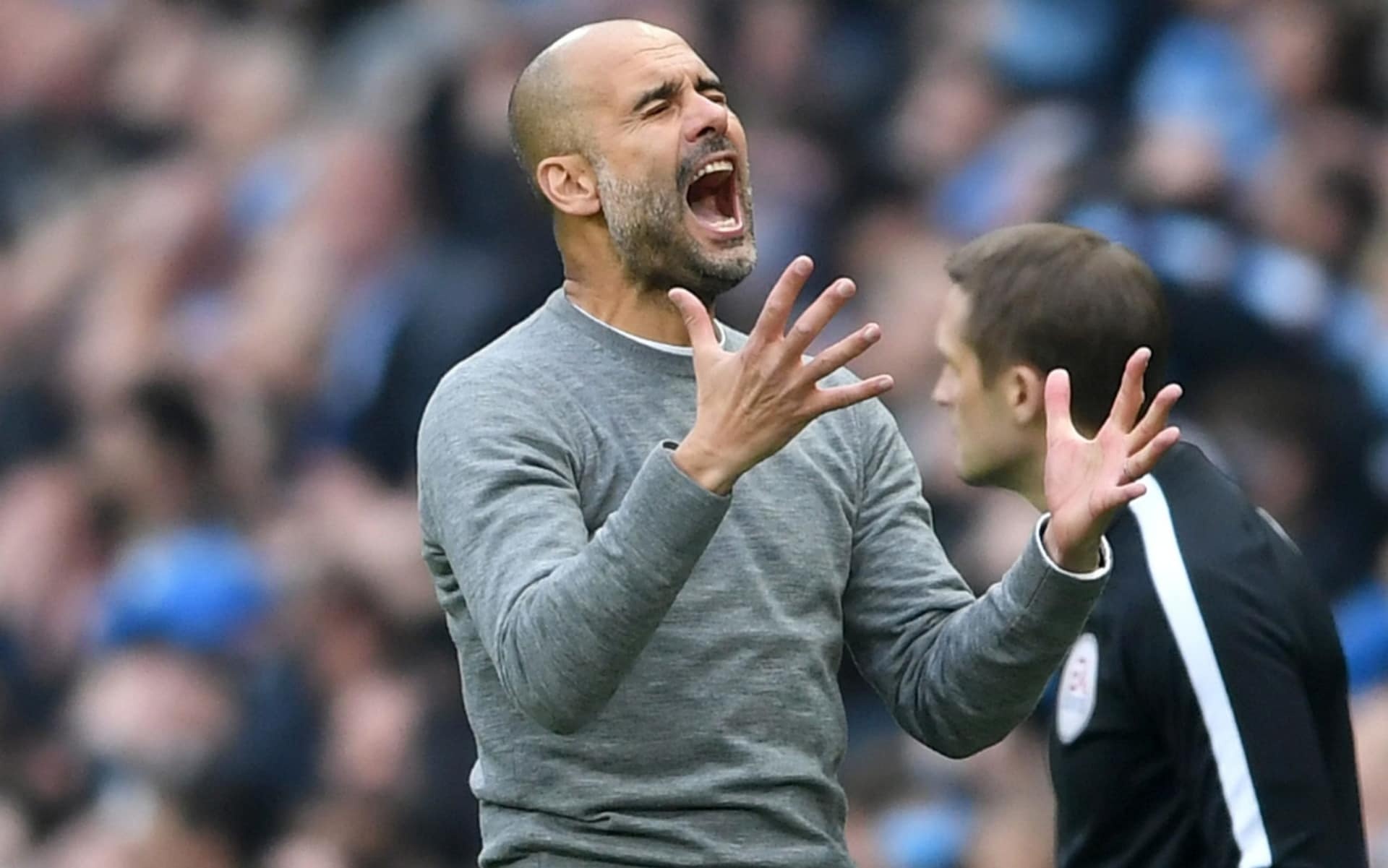 Man City,  Guardiola va nghich ly ap luc anh 1