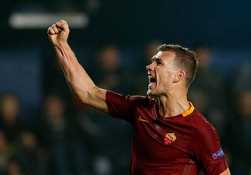 Nguoi hung cua AS Roma noi gi khi ban ha Barca? hinh anh