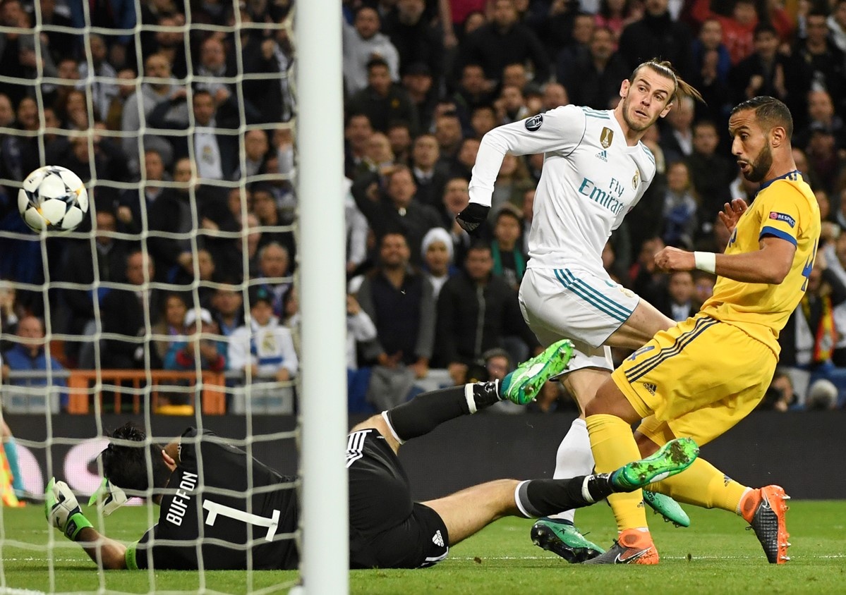 Buffon nhận thẻ đỏ ảnh 7 Buffon nhan the do anh 7