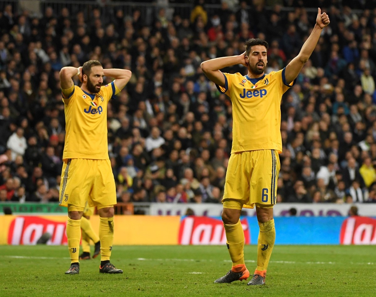 Buffon nhận thẻ đỏ ảnh 5 Buffon nhan the do anh 5