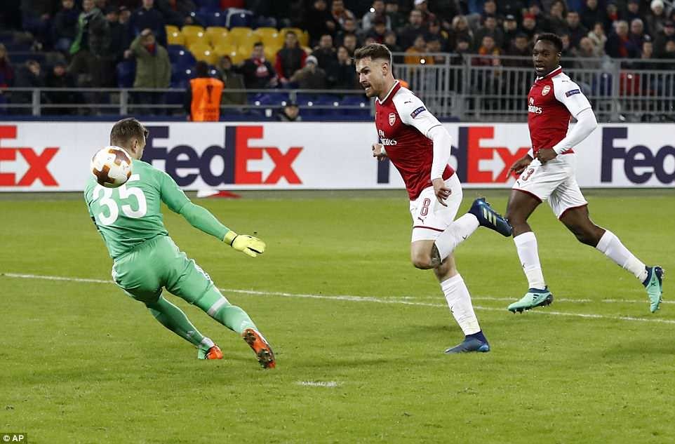 Arsenal vao ban ket Europa League anh 12