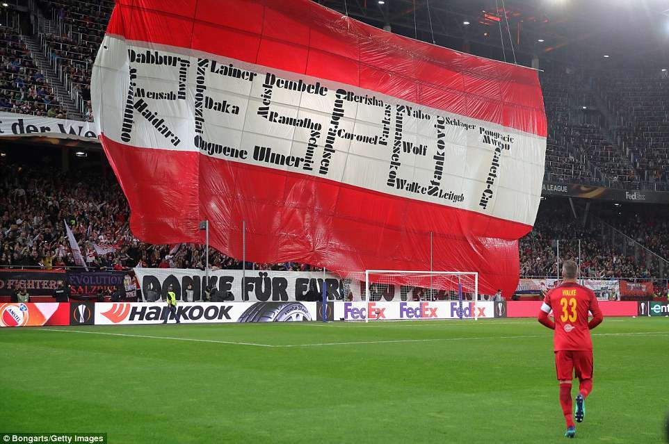 Man nguoc dong kho tin cua doi bong Ao anh 3