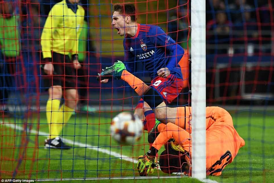 Arsenal vao ban ket Europa League anh 4