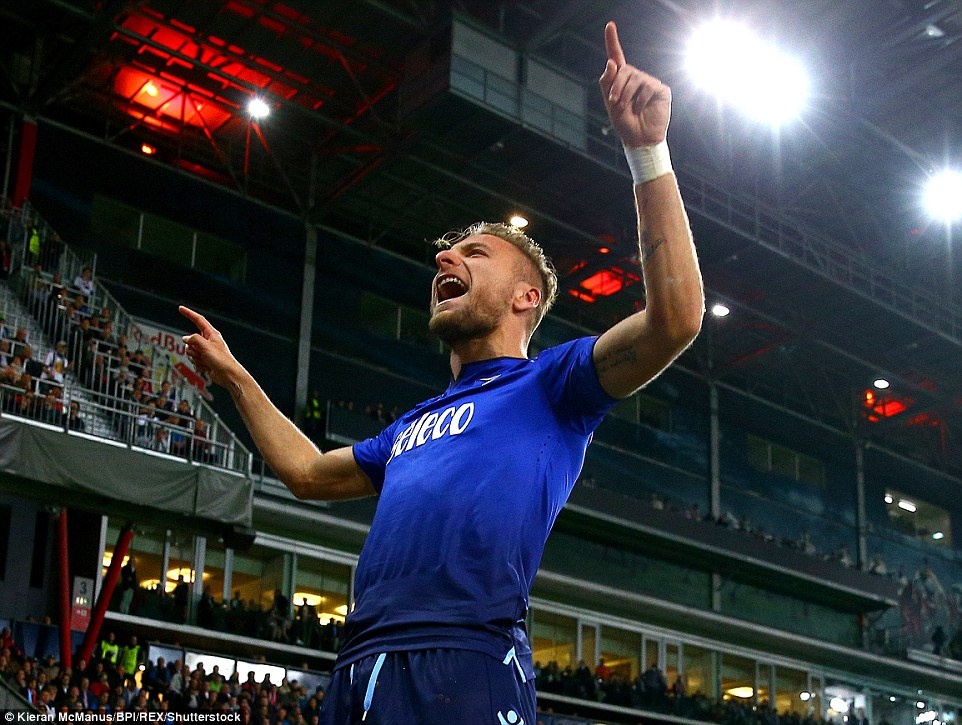 Man nguoc dong kho tin cua doi bong Ao anh 5