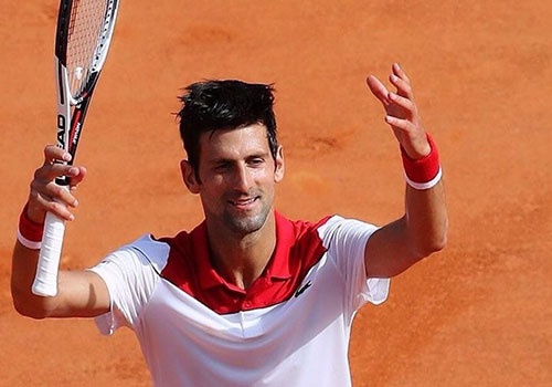 Nhoc nhan ha 'ban sao' Coric, Djokovic tien buoc tai Monte Carlo hinh anh