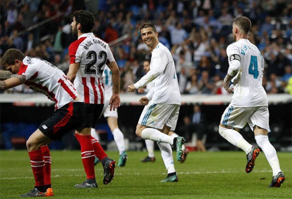 Ronaldo tuc gian anh 10