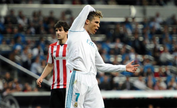 Ronaldo tuc gian anh 1