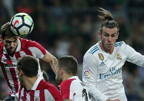 De Bale du bi, Zidane van phu nhan mau thuan voi hoc tro hinh anh